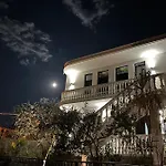 Bed & Breakfast Four Generation 4*