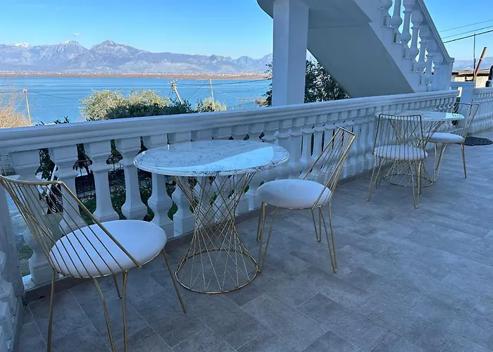 Bed & Breakfast Four Generation Široka