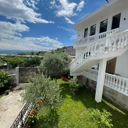 Four Generation Bed & Breakfast