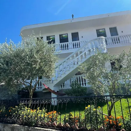 Four Generation Bed & Breakfast