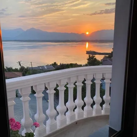 Bed and breakfast Four Generation 4*