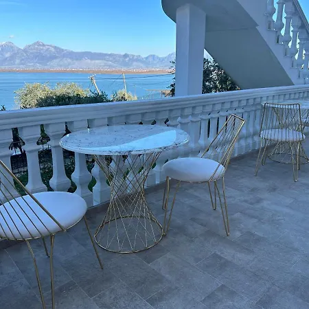 Bed & Breakfast Four Generation Široka