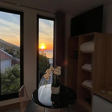 Four Generation Bed & Breakfast 4*