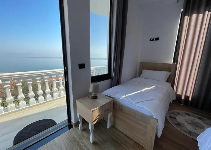 Bed & Breakfast Four Generation 4*